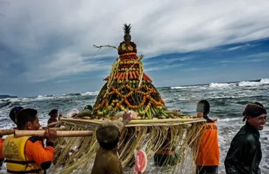 Fujiro: Kebanggaan Seragam Lokal Cilacap yang Tak Pernah Pudar